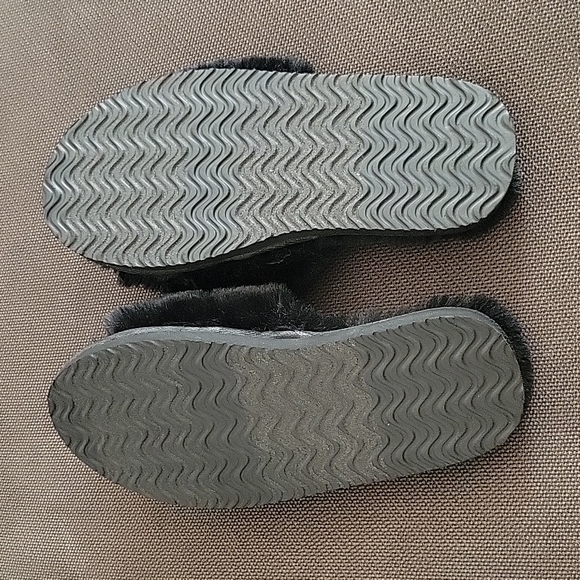 Macy's Faux Fur Slids - Picture 3 of 4
